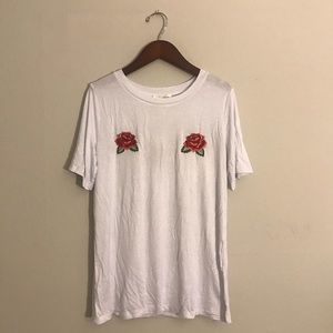 Honey Punch double rose embroidered t shirt size S